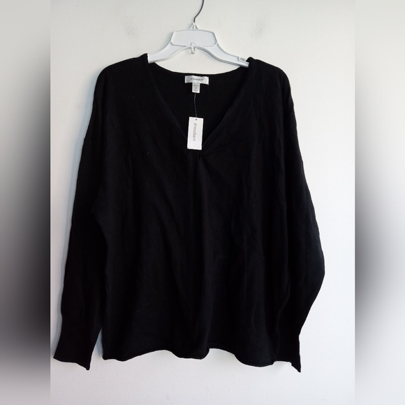 NWT Dressbarn Women Black V-Neck Wool Blend Pullover Sweater size 3X - Picture 1 of 13